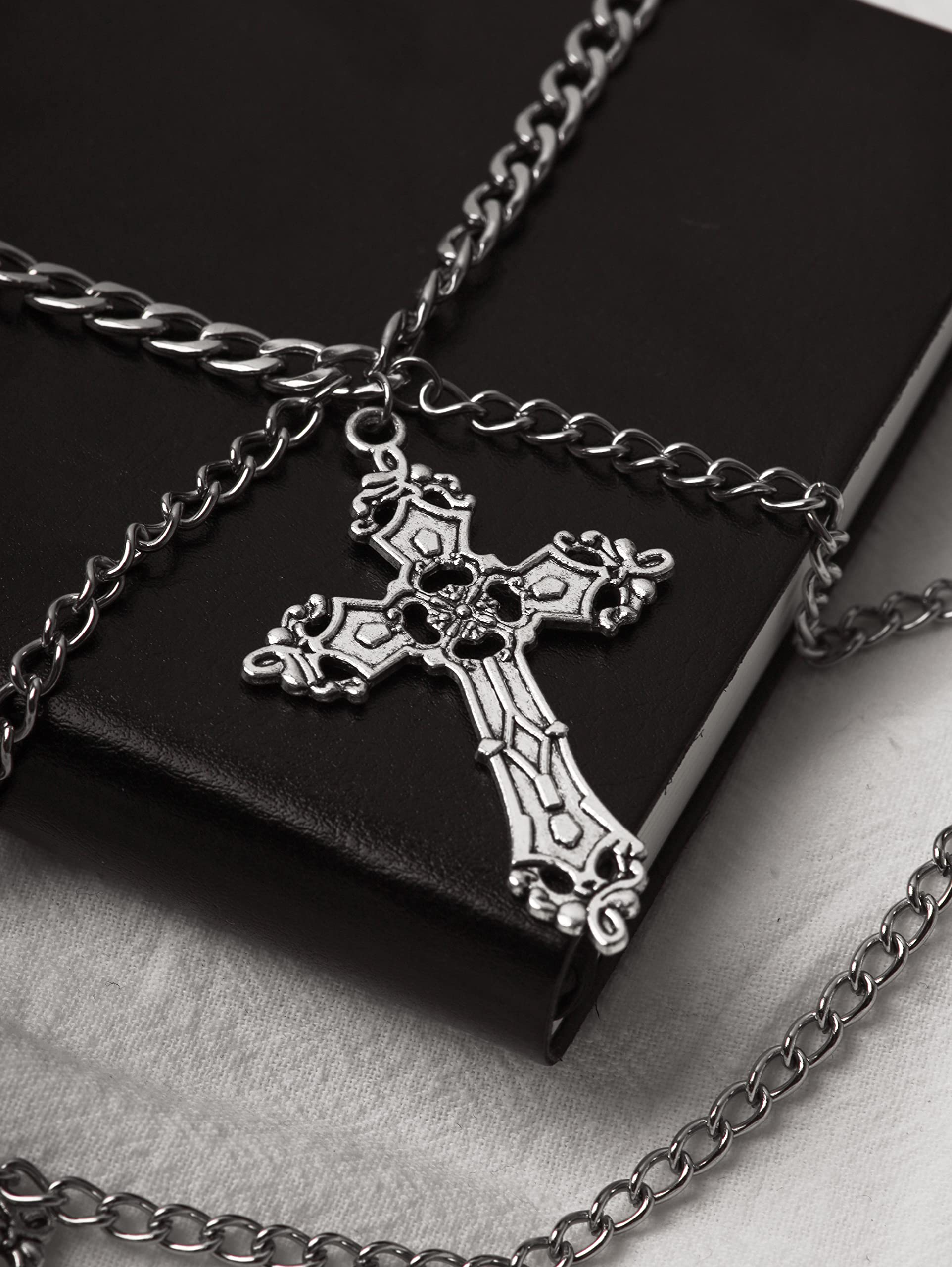 Sacina Gothic Cross Choker Necklace, Zinc Alloy Cross Pendant, Goth Halloween Christmas New Year Jewelry Gift for Women