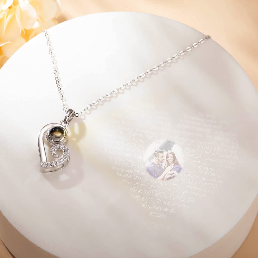 Custom Couple Photo Projection Necklace 925 Sterling Silver I Love You Necklace 100 Languages 2 Pcs Heart Personlized Picture Pendant Necklace Memorial Romantic Gifts for Girlfriend Women Him and Her