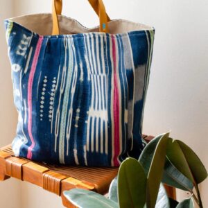 Ubuntu Life African Baule Canvas Tote Bag – Large Tote Bag, Beach Bag, and Travel Tote with Dyed Baule Cloth from Natural Cotton (Multicolor)