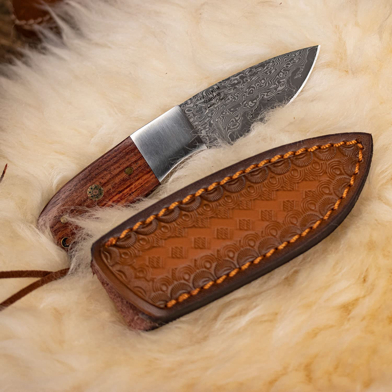 Elk Ridge - Outdoors Fixed Blade Knife - Genuine Damascus Stainless Steel Blade, Rose Wood Handle, Full Tang Construction, Includes Leather Sheath, Camping, Survival - ER-111RDM, Brown/Polished