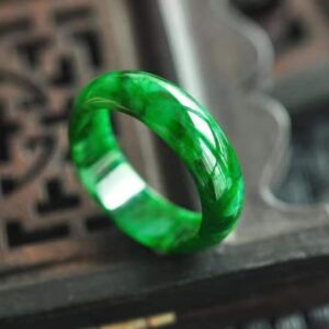 BXSMNH Jade Ring Burma Genuine Green Floating Flower Band Rings for Men and Women Chinese Natural Emeral Jadeite Ring Jewelry (Color : Burmese green jade, Size : 7)