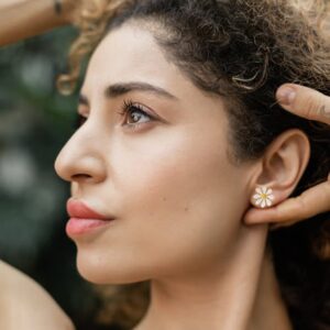 Daisy Flower Stud Earrings.Cute Chrysanthemum Dangle Earring Little Sun Flower Drop Earring for Women Jewelry (Stud)