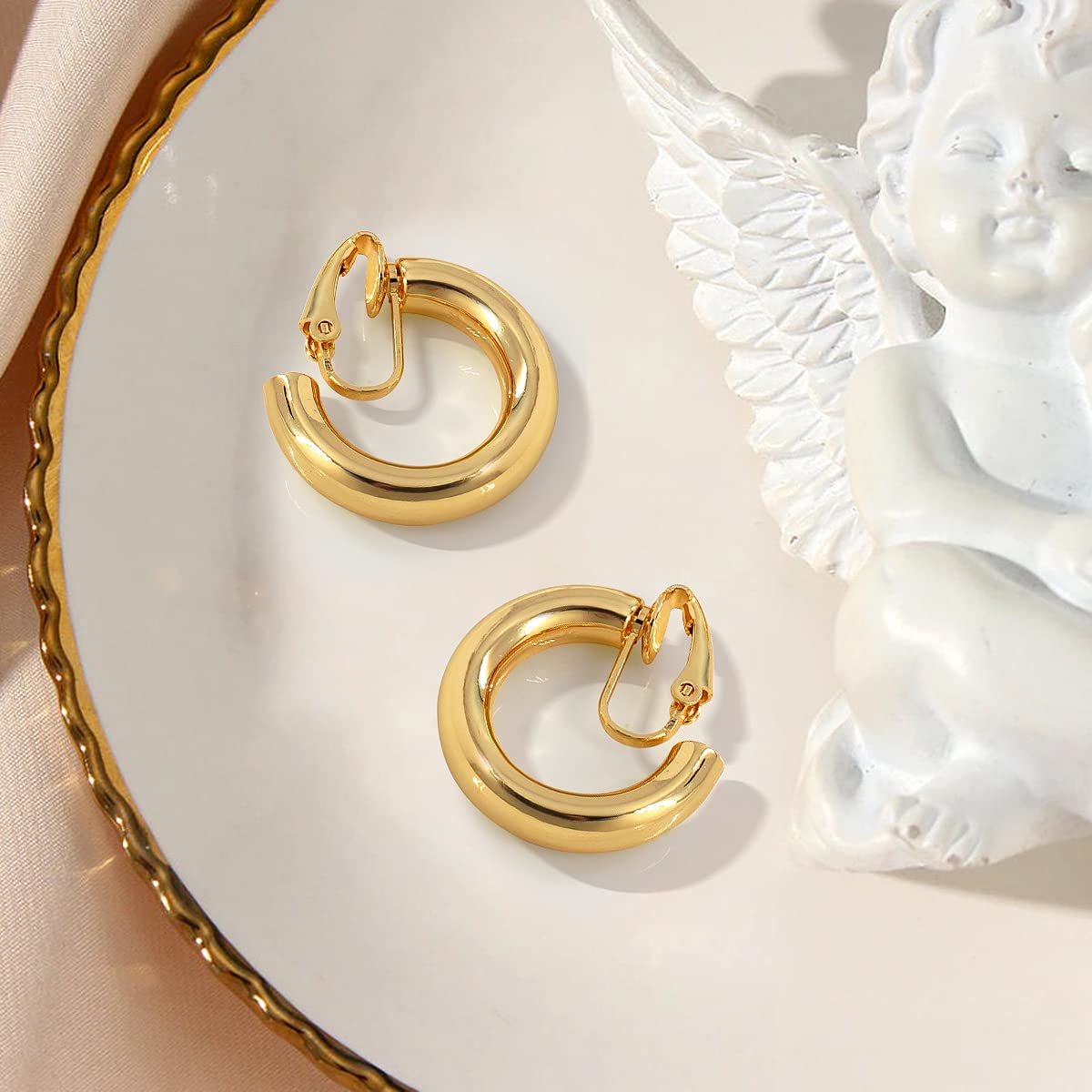 HESSAWELL Gold Hoop Clip-on Earrings Gold Tube Hoop Earrings chunky Hoops Earrings for Women Fashion Jewelry