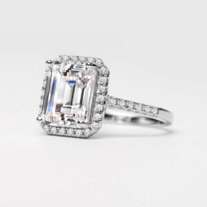 Michooyel S925 4.0ct Emerald Cut Engagement Ring for Women Diamond Halo Promise Ring Cubic Zirconia Sterling Silver Wedding Band Ring for Women