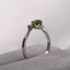 LUO S925 Sterling Silver Pear Shaped 0.82 Carat Peridot Ring Leaf Promise Ring August Birthstone Ring for Women Mother's Day Gifts US Size 7