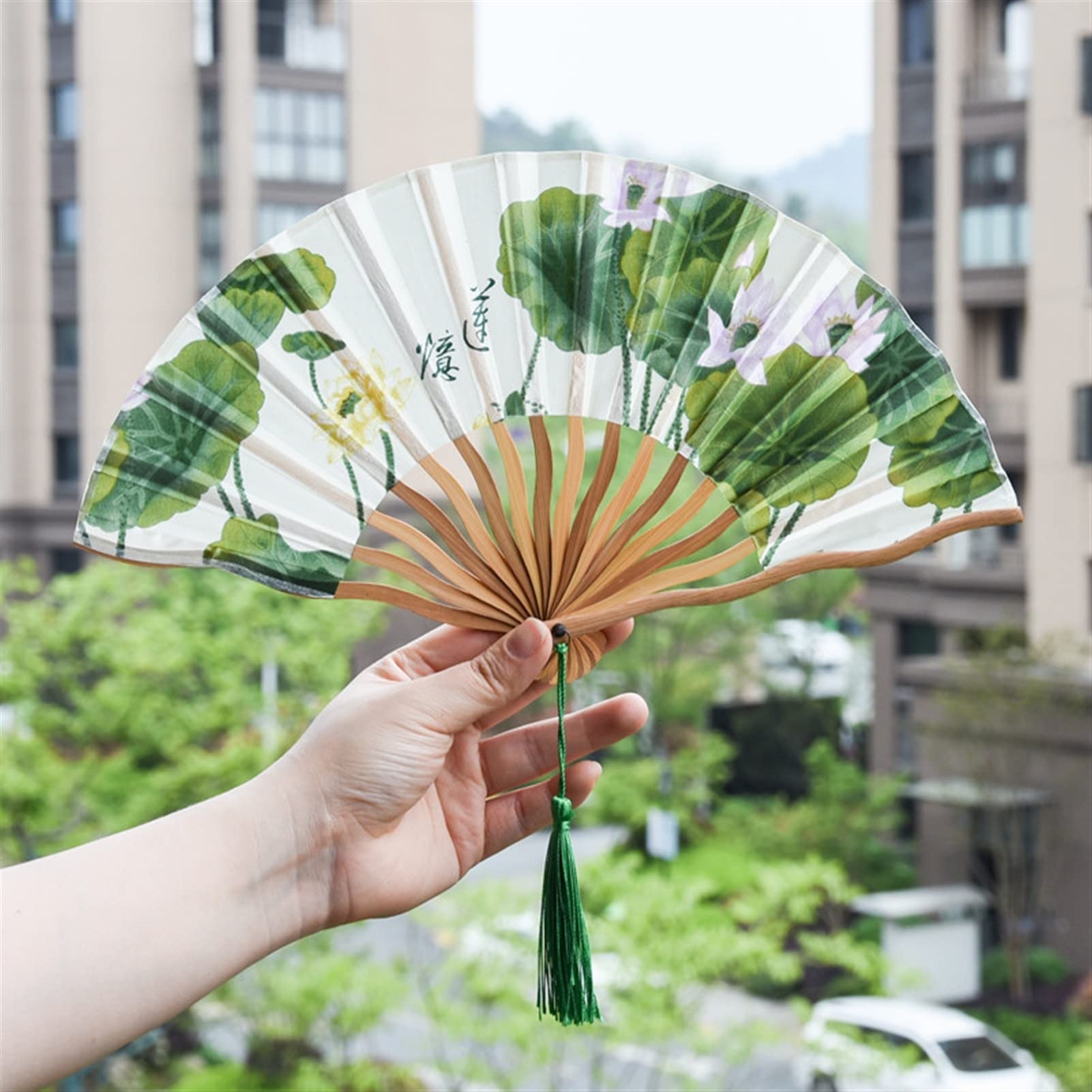 Small Summer Folding Fan, Women's Dance Fan, Lotus Pattern Silk Hand-Held Fan with Bamboo Ribs, Clothing Accessories (Color : Green, Size : 7.1")