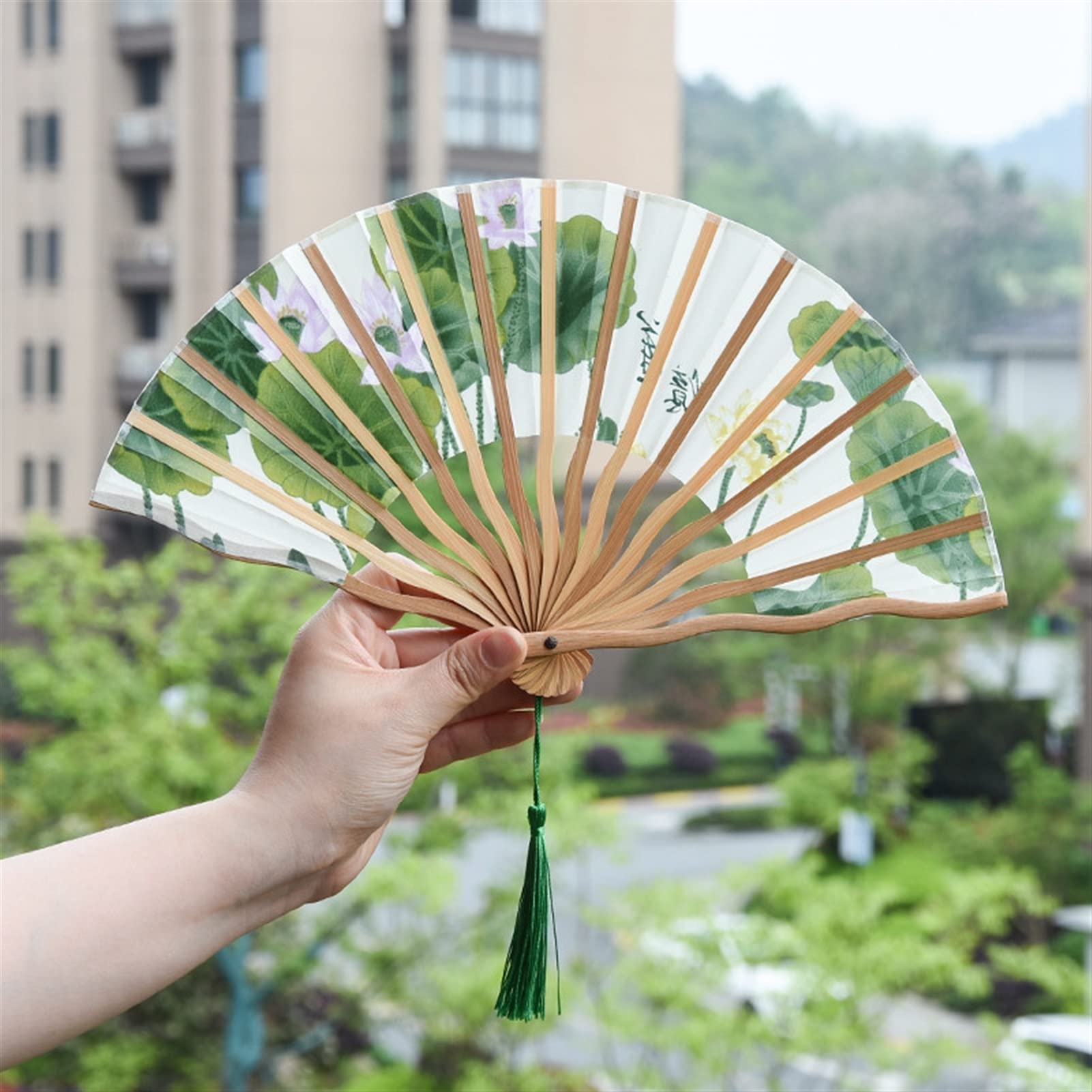 Small Summer Folding Fan, Women's Dance Fan, Lotus Pattern Silk Hand-Held Fan with Bamboo Ribs, Clothing Accessories (Color : Green, Size : 7.1")