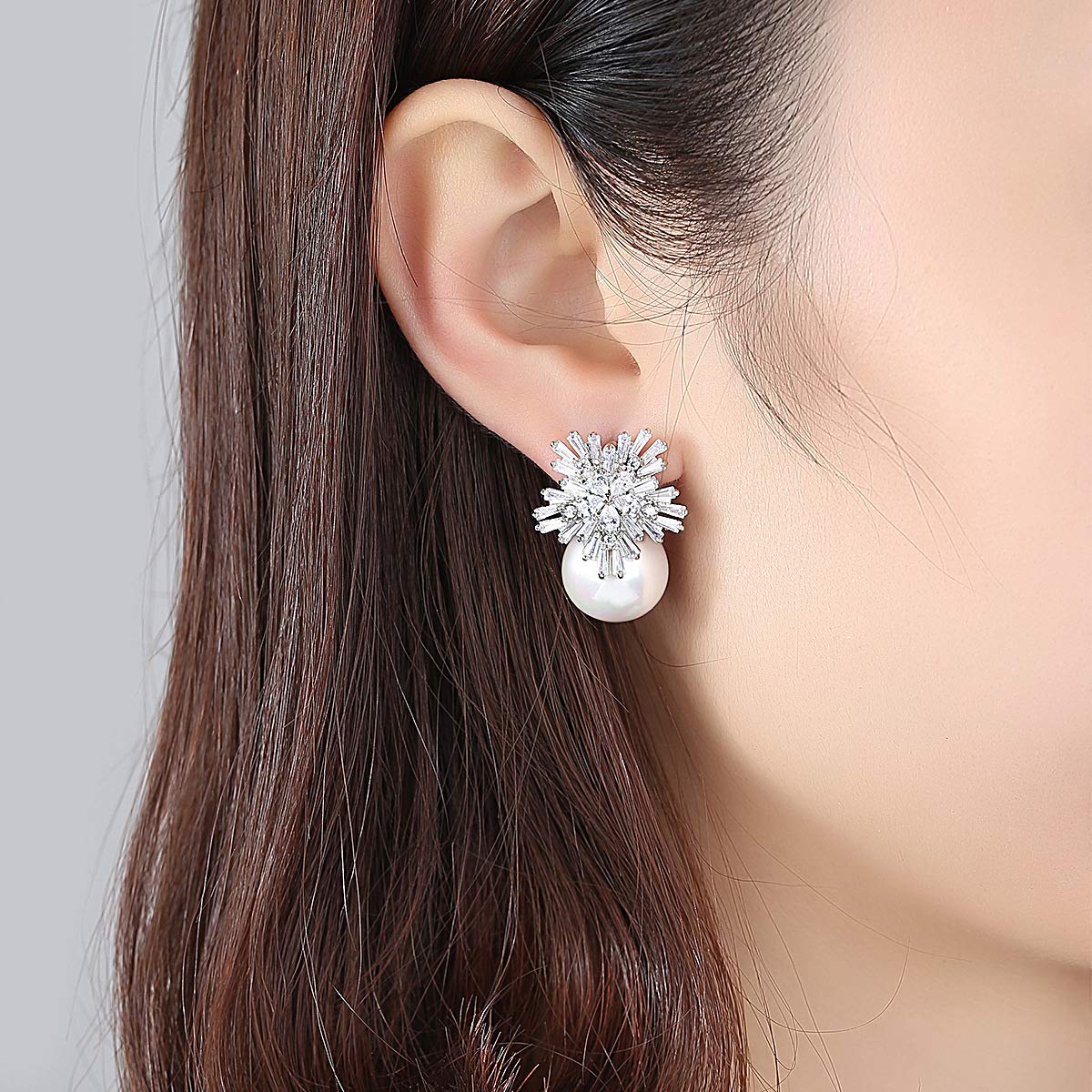 Fashion Chic Simulated Pearl Studs Snowflake Earrings For Women (Gold)