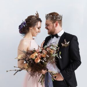 Junkin 2 Pcs Crowns for Men Women Baroque Queen Crown King Prince Tiara Princess Crystal Headband Rhinestone Prom Party (Black)