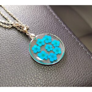 PTGMH Pressed Flower Necklace with Real Dried Flower Sample Resin Jewelry Flower Jewelry Round Resin Pendant Flower Necklace for Women (blue)