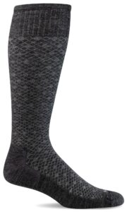 sockwell men's featherweight moderate graduated compression sock, charcoal - m/l