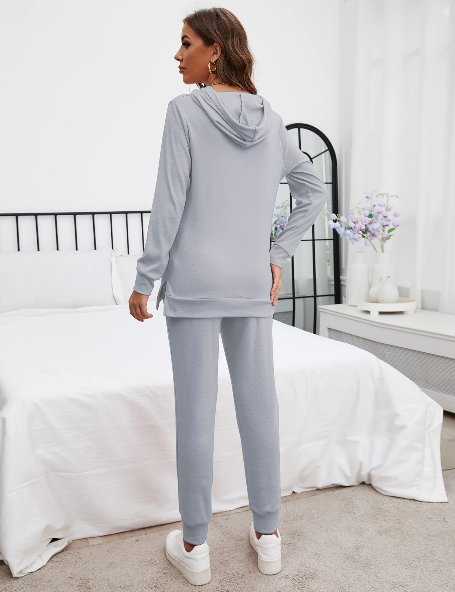 ZHENWEI Sweatsuits for Women Set Jogger Set Two Piece Tracksuit Casual Lounge Suit Long Pants Workout Athletic Outfits Hoodie Sweatshirts Pullover with Kangaroo Pockets (Light Grey,Small)