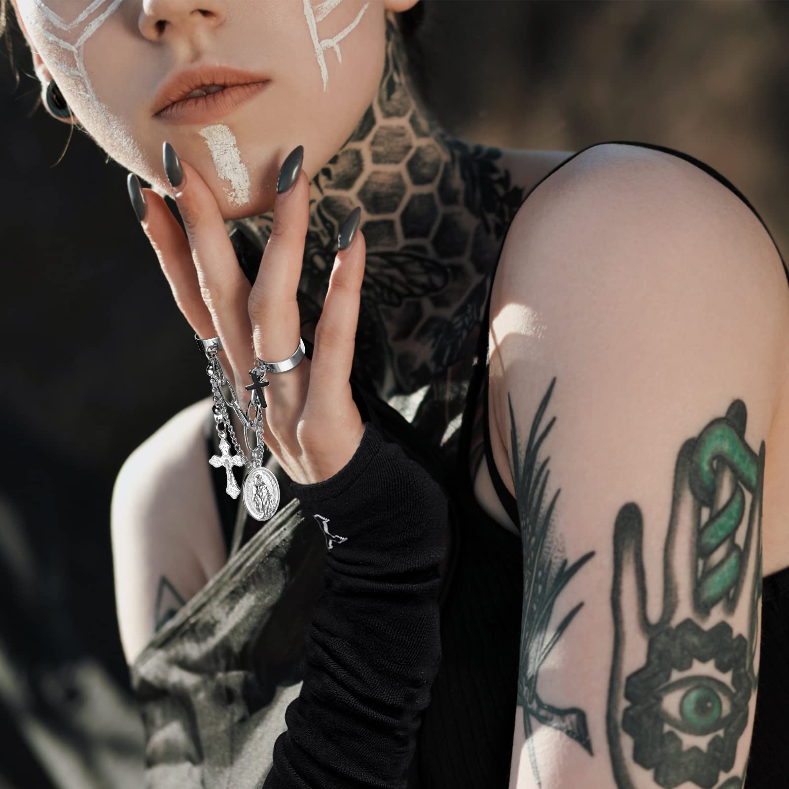 Women Goth Arm Sleeve Fingerless Goth Arm Warmers Cool Black Hip Hop Gloves Punk Chain Finger Rings Adjustable Gothic Rings Goth Accessories Y2k Aesthetic Jewelry One Size