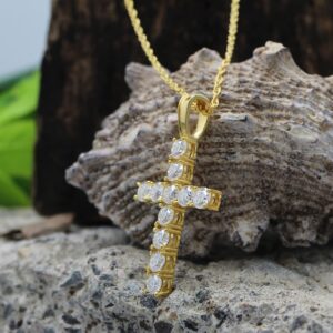 SAVEARTH DIAMONDS 1 Carat Round Cut Lab Created Moissanite Diamond Cross Pendant Necklace In 14k Yellow Gold Plated 925 Sterling Silver With 18" Chain (VVS1 Clarity, 1.00 Cttw)