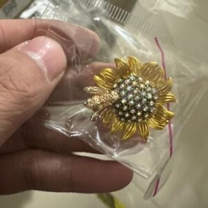 Sunflower Bee Brooch Pin Vintage Gold Yellow Elegant Rhinestone Pin Ladies Multipurpose Brooch Necklace Brooch Coat Hat Sweater Accessories