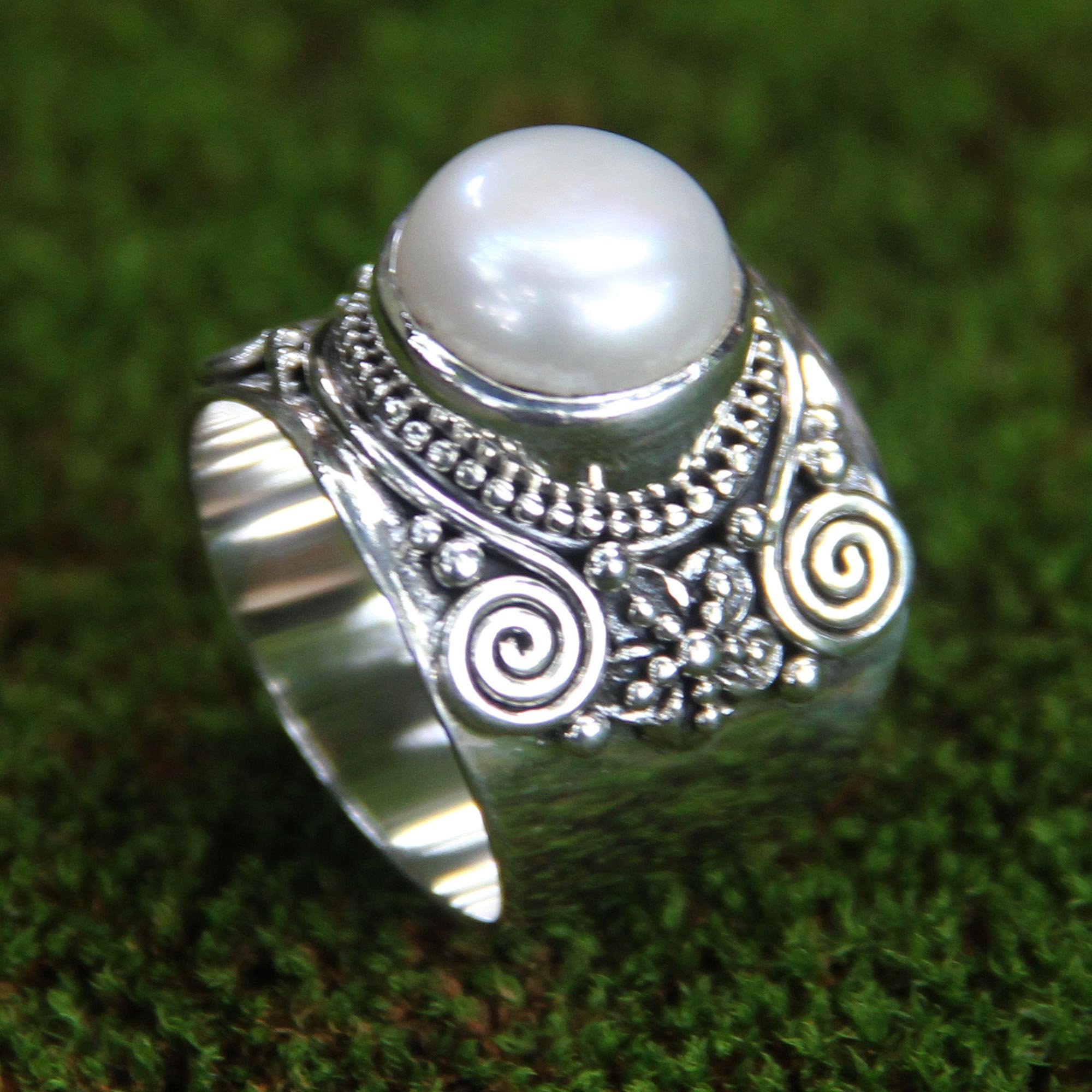 NOVICA Artisan Handmade Cultured Pearl Flower Ring Sterling Silver Cocktail White Indonesia Birthstone [crownbezel 0.5 in L x 0.5 in W x 0.3 in H Band Width 10 mm W] ' White Frangipani'