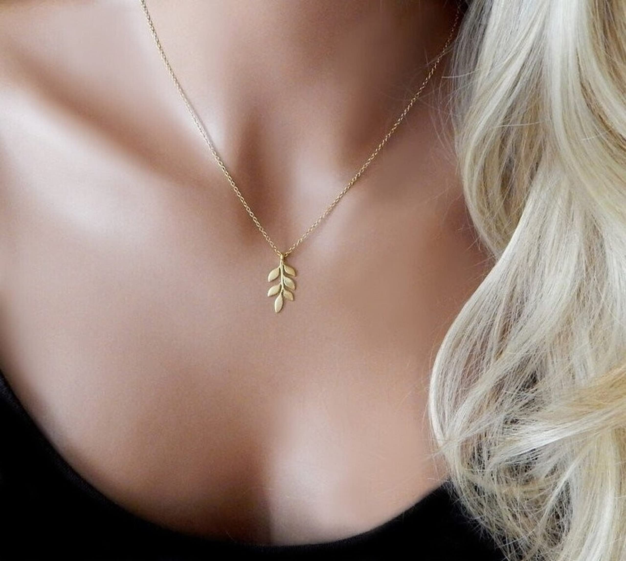 Collner 14K Gold Heart Pendant Necklace for Women Dainty Star Necklace Tiny Evil Eye Choker Necklace Boho Crescent Moon Necklace Minimalist Jewelry (Leaf-Gold)