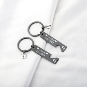 New Grandparent Gift Grandma and Grandpa Est 2024 Keychain Set Pregnancy Announcement Gifts New Grandparents Gift First Time (Black)