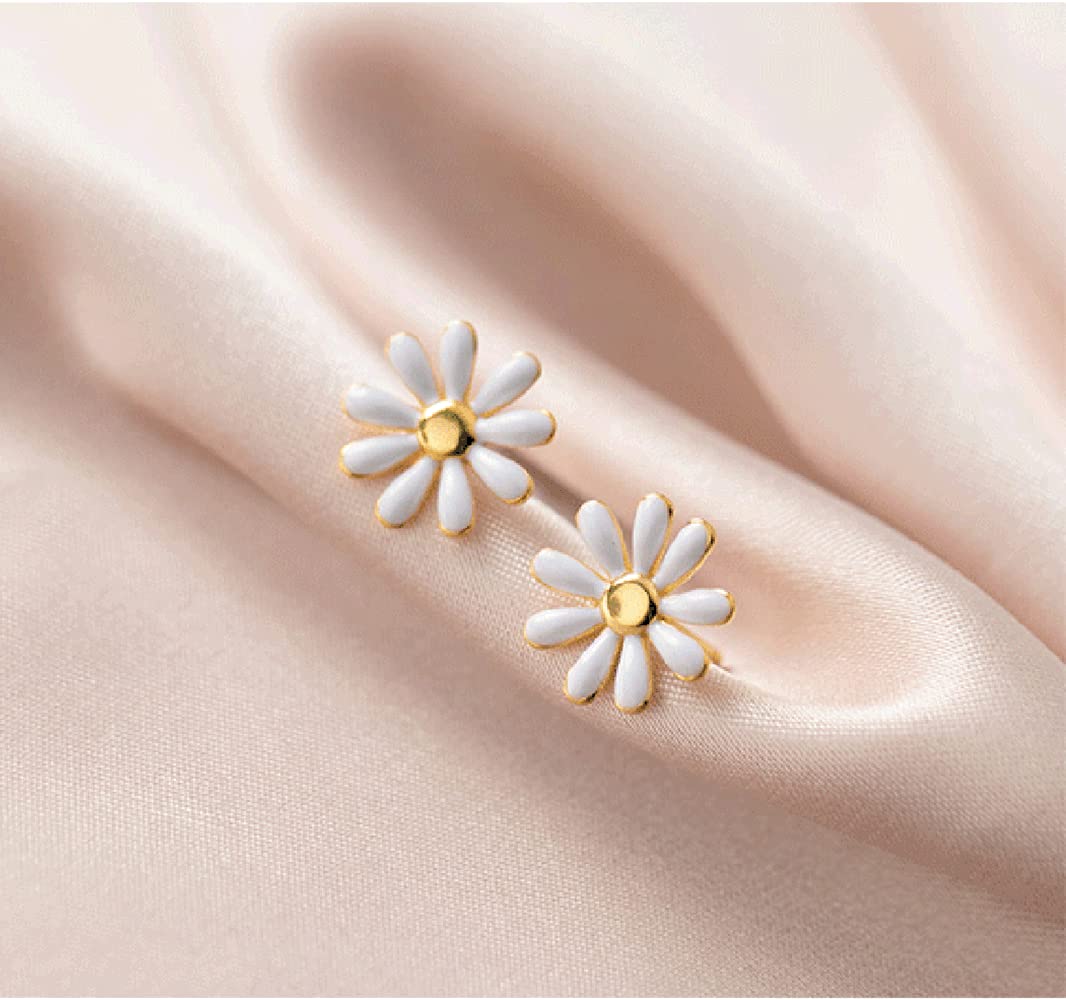 Reffeer Solid 925 Sterling Silver Daisy Flower Stud Earrings Spring for Women Teen Girls Daisy Stud Earrings Flower (B-18K Gold)