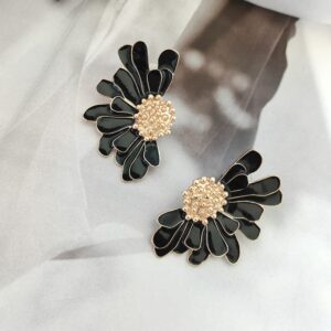 Gold Flower Stud Earrings Vintage Exaggerated Daisy Flower Big Earrings for Women (Black)