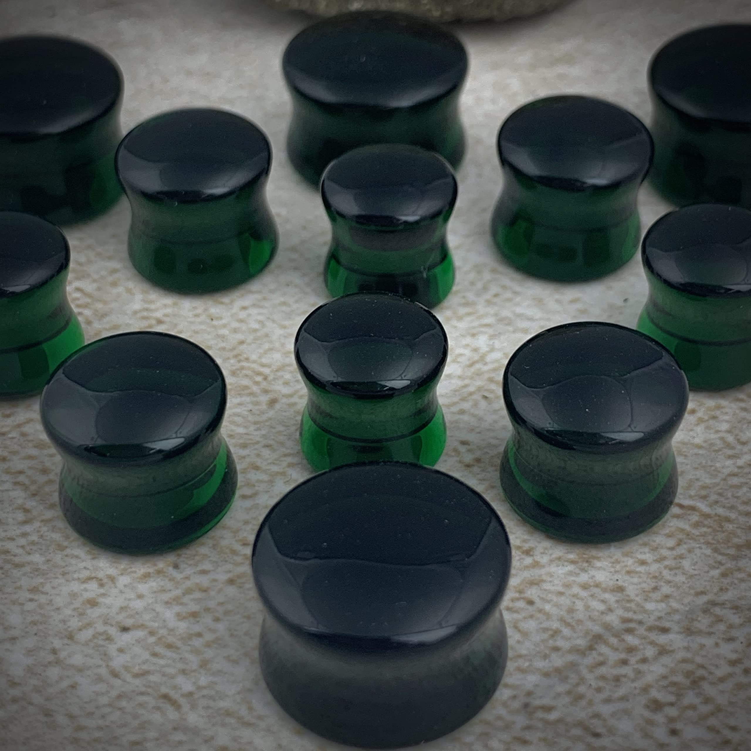 Pair of Emerald Green Glass Double Flare Plugs (PG-563) (3/4" (19mm))