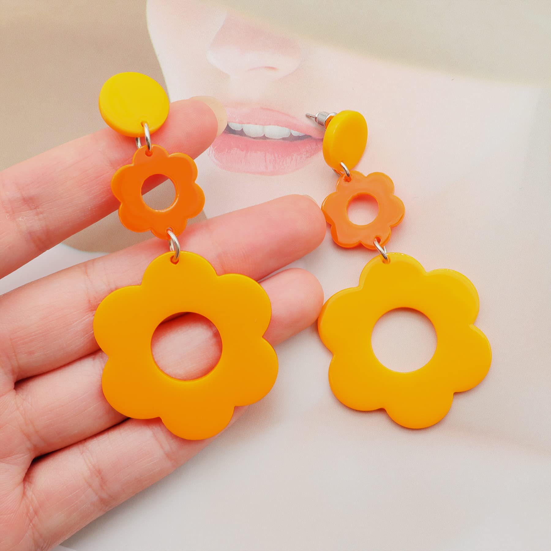 Acrylic Flower Earrings for Women,Double Daisy Drop Earrings,Resin Flowers Floral Earrings for Women Y2k Yellow White Flowers 60/70s Earrings (Yellow)