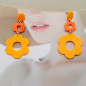 Acrylic Flower Earrings for Women,Double Daisy Drop Earrings,Resin Flowers Floral Earrings for Women Y2k Yellow White Flowers 60/70s Earrings (Yellow)