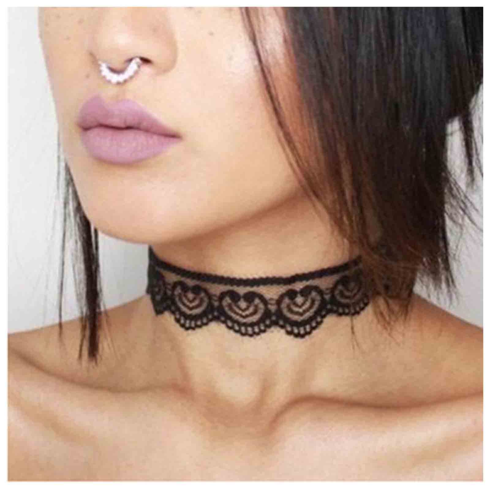 Yheakne Boho Flower Lace Choker Necklace Black Hollow Lace Necklace Thin Tulle Collar Necklace Vintage Black Tattoo Necklace Chain Jewelry for Women and Girls (Black)