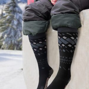 OutdoorMaster Unisex Ski Socks,Skiing and Snowboarding Socks for Men & Women with Over the Calf Design/Non-Slip Cuff