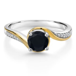 Gem Stone King 925 Sterling Silver and 10K Yellow Gold Round Black Onyx and White Moissanite Engagement Ring For Women (0.85 Cttw, Gemstone Birthstone, Available In Size 5, 6, 7, 8, 9)