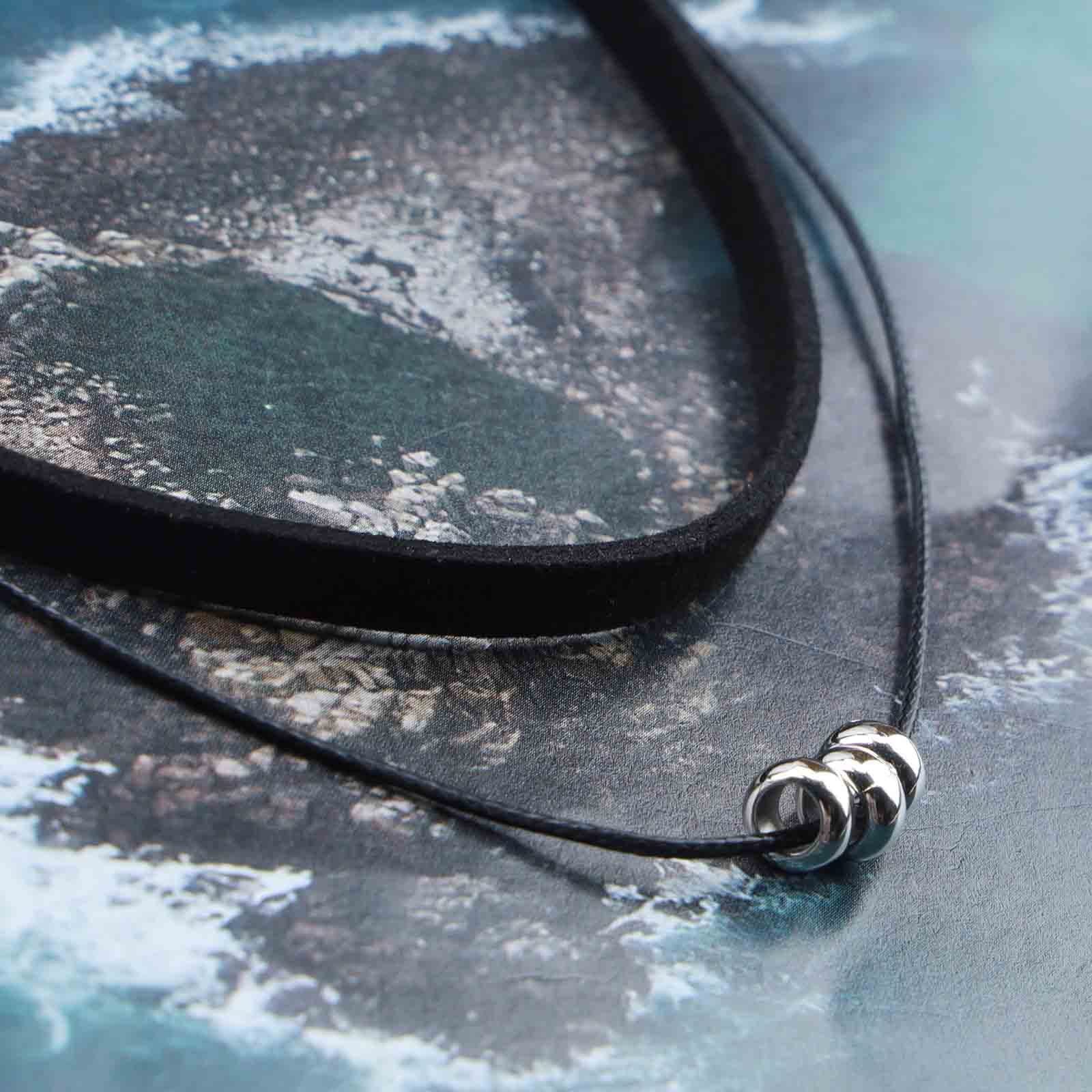 Yheakne Boho Layered Suede Choker Necklace Short Black Velvet Choker Necklace Vintage Leather Necklace Silver Bead Collar Necklace Chain Jewelry for Women and Girls