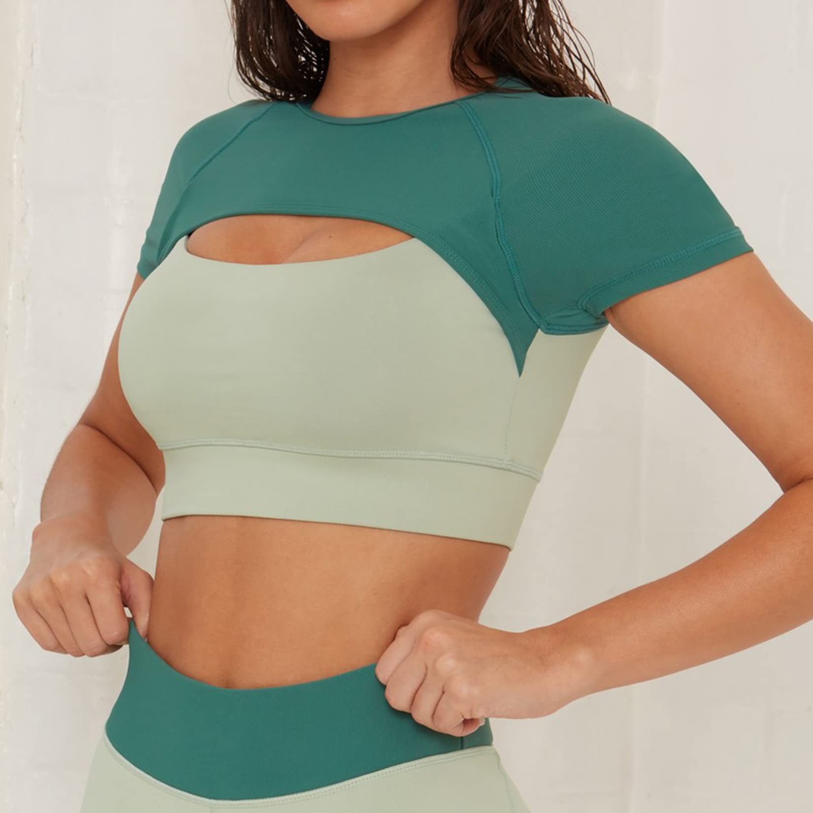 Lu's Chic Women's Crop Tops with Built-in Bra Short Sleeve Workout T Shirt Padded Tshirt Sports Fitness Active Yoga Athletic Crew Neck Padded Hollow Out Tight Tee Gym Green Medium