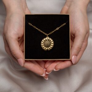 Suavell You Are My Sunshine - Sunflower Necklace Locket for Women. 18K Gold Plated Pendant with Engraved Hidden Message – Gifts for Women, Mom, Mother, Daughter, Sister.