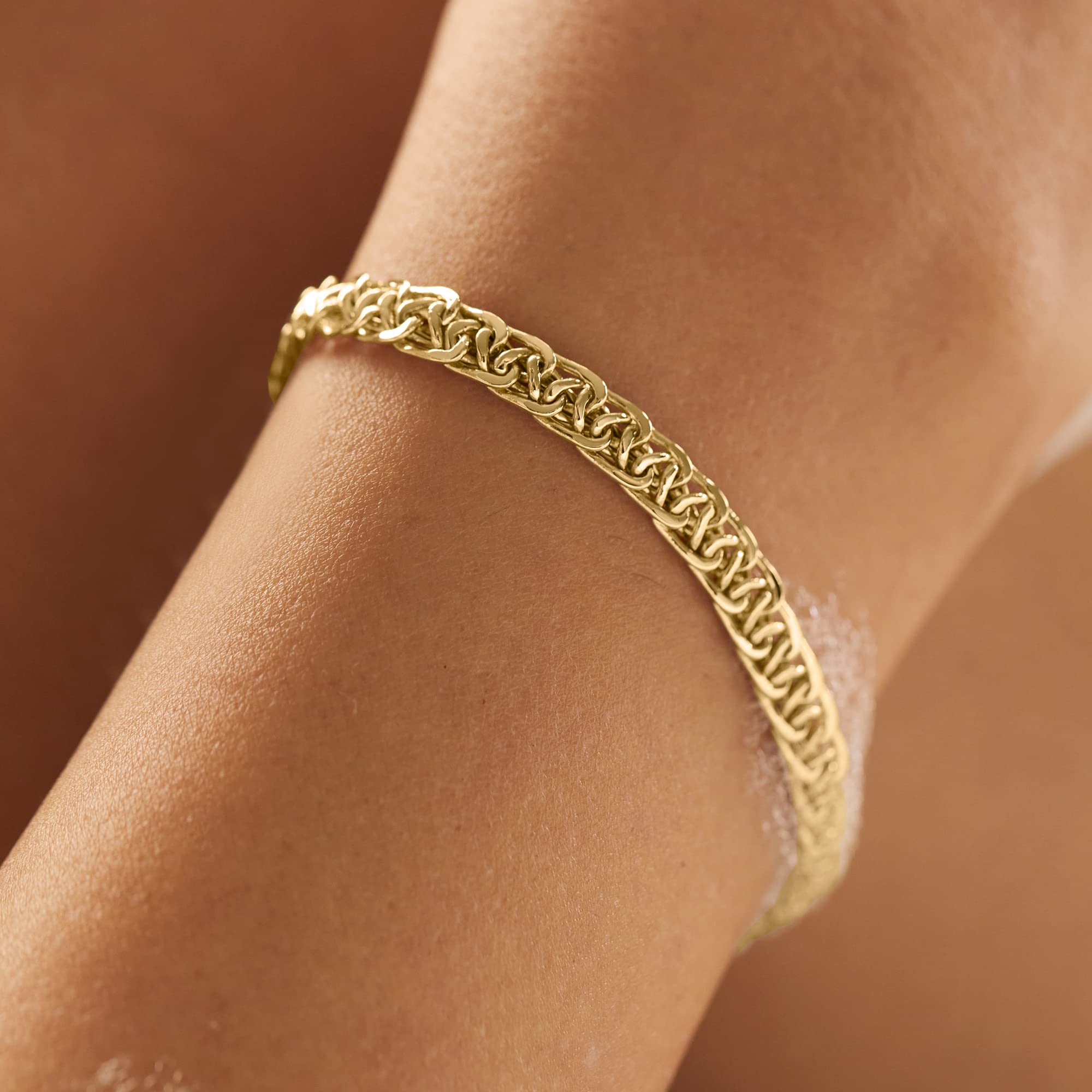 Canaria 10kt Yellow Gold Flat Wheat-Chain Bracelet. 7 inches