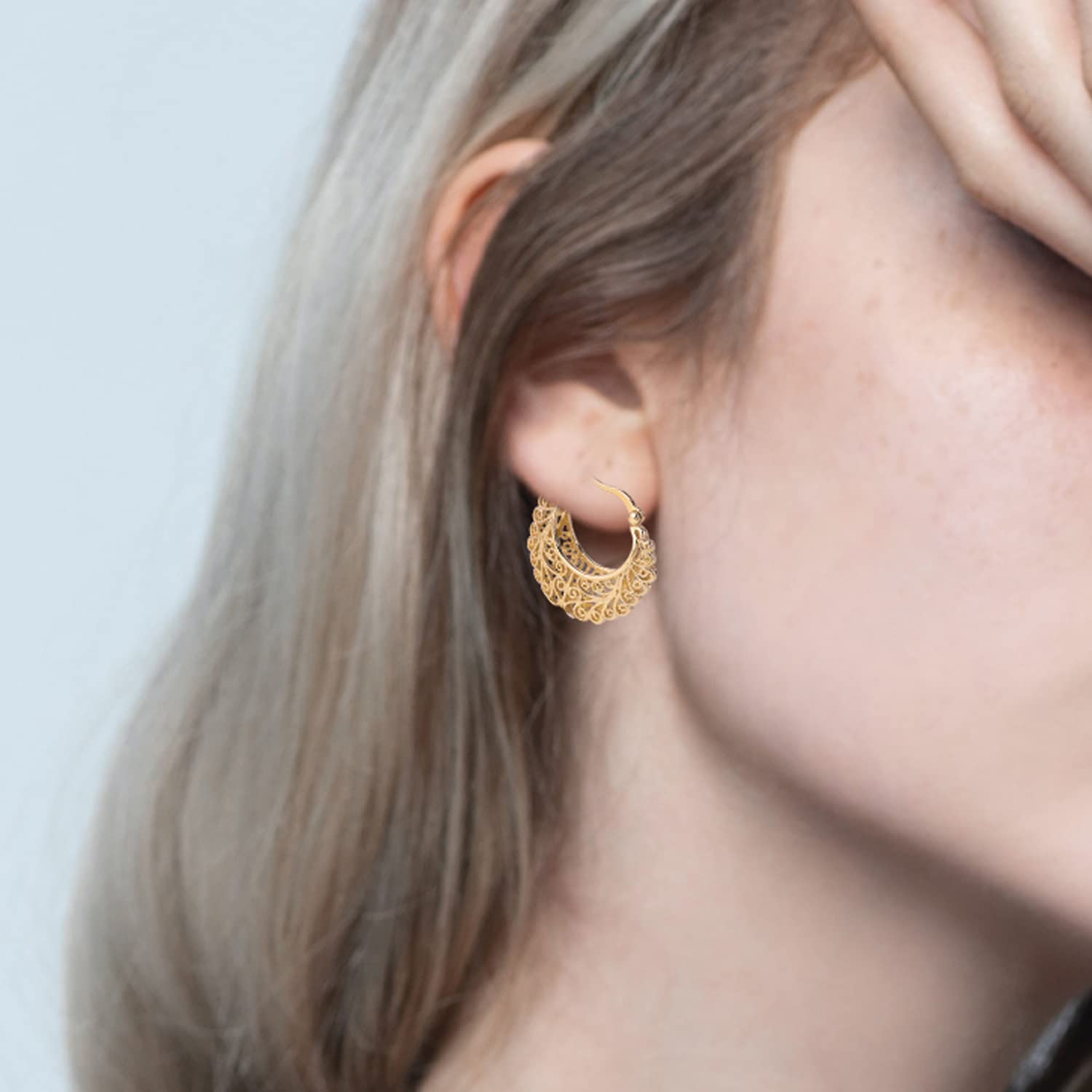 Jiulory Golden Filigree Earrings Vintage Filigree Hoop Earrings Oval Hollowed Gold Plated Dangle Earrings Click-Top Boho Yellow Fashion Earrings for Women