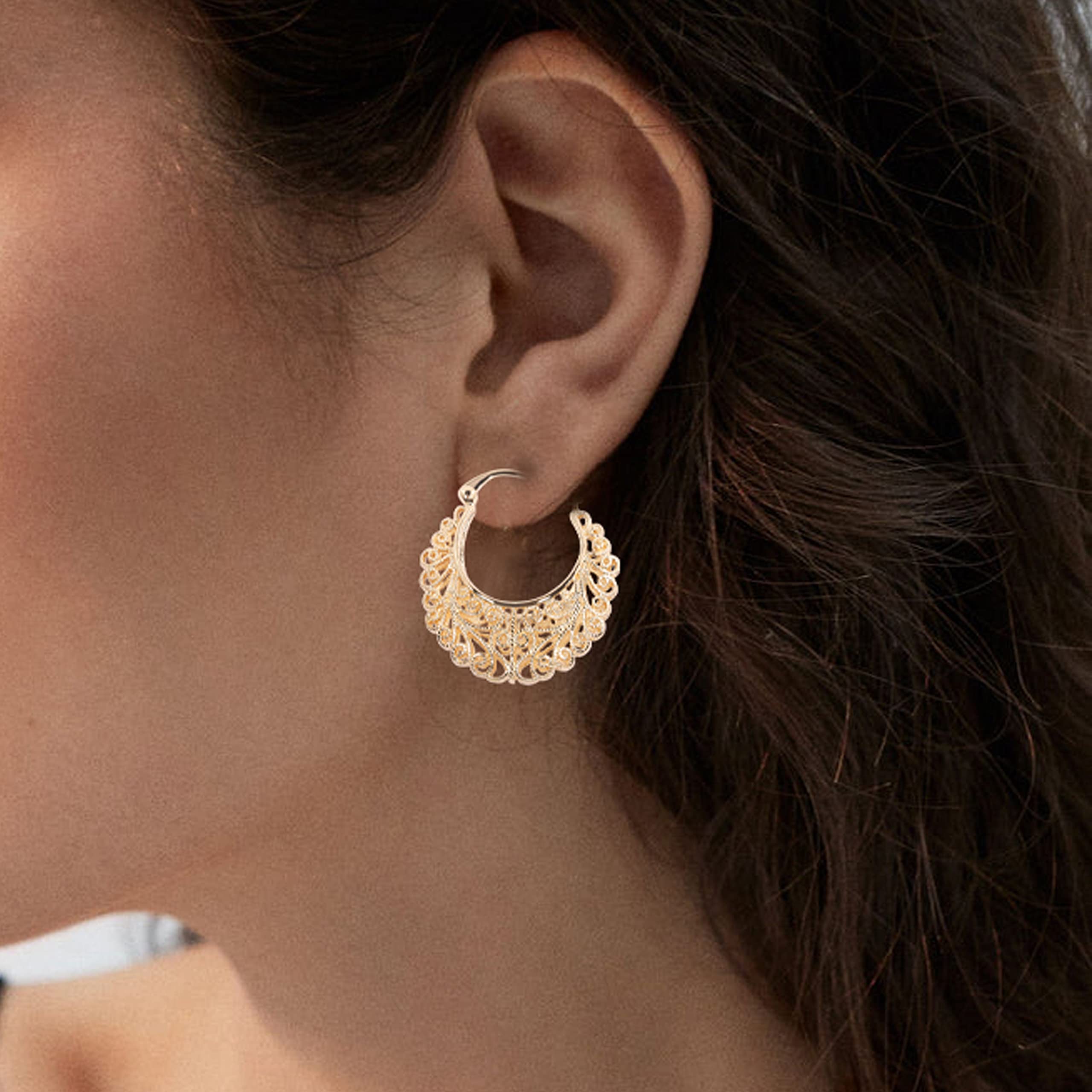 Jiulory Golden Filigree Earrings Vintage Filigree Hoop Earrings Oval Hollowed Gold Plated Dangle Earrings Click-Top Boho Yellow Fashion Earrings for Women