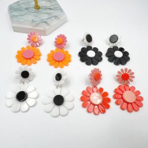 60s 70s Daisy Earrings for Women,Retro Disco Hippie Spring Earrings Bohemian Orange Pink Daisy Flower Dangle Drop Earrings,Acryli Daisy Jewelry for WomenPink