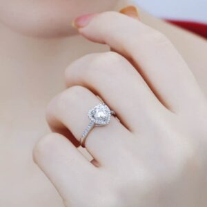 Cuteam Women Ring, Heart Shape Cubic Zirconia Jewelry Shining Finger Ring for Wedding Party Prom Banquet Silver