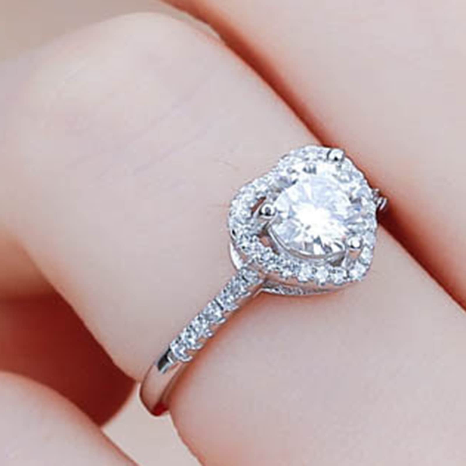 Cuteam Women Ring, Heart Shape Cubic Zirconia Jewelry Shining Finger Ring for Wedding Party Prom Banquet Silver