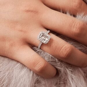 Emerald Cut Halo Engagement Rings for Women White Gold, 1CT Center Moissanite Engagement Ring Platinum Plated Silver 10K 14K 18K Gold Wedding Anniversary Rings for Her with Text Engraving(Platinum Plated Silver)