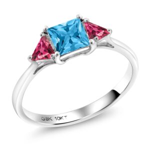 gem stone king 10k white gold swiss blue topaz and pink tourmaline 3 stone engagement ring for women (1.12 cttw, gemstone november birthstone, princess center 5mm, trillion 3.5mm) (size 9)