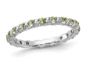 gem and harmony 7/8 carat (ctw) peridot eternity band ring in sterling silver