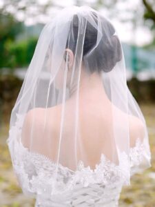 unsutuo bride wedding veil white short lace bridal veils shoulder length veil with comb for women and girls