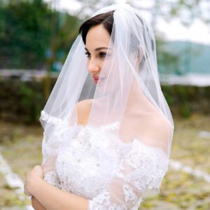 Unsutuo Bride Wedding Veil White Short Lace Bridal Veils Shoulder Length Veil with Comb for Women and Girls