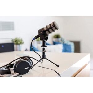 Rode PodMic Dynamic Podcast Microphone (Pair) with Gator GFW-MIC-0250 Desktop Mic Stands, TH-02 Podcast Headphones, XLR Cables and StreamEye Polishing Cloth