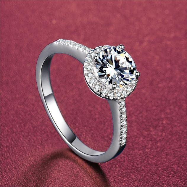 0.5ct 1ct 2ct Halo Moissanite Engagement Rings for Women D Color VVS1 Clarity Round Cut Solitaire Moissanite Rings Wedding 18K White Gold Plated 925 Sterling Silver Wedding Anniversary Birthday