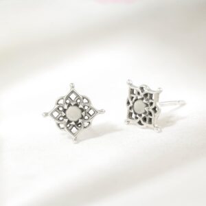 Boma Jewelry Sterling Silver Filigree Stud Earrings (Mother of Pearl)