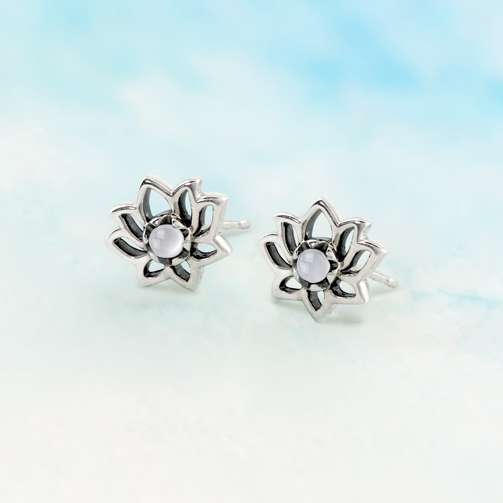 Boma Jewelry Sterling Silver Lotus Blossom Flower Stud Earring (Mother of Pearl)