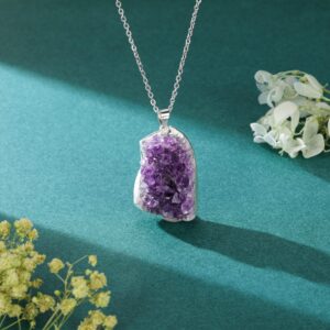 Top Plaza Raw Amethyst Healing Crystal Stone Necklaces for Women Men Irregular Mini Amethyst Cluster Druzy Pendant Necklaces Natural Amethyst Gemstone Necklaces Quartz Jewelry - Silver