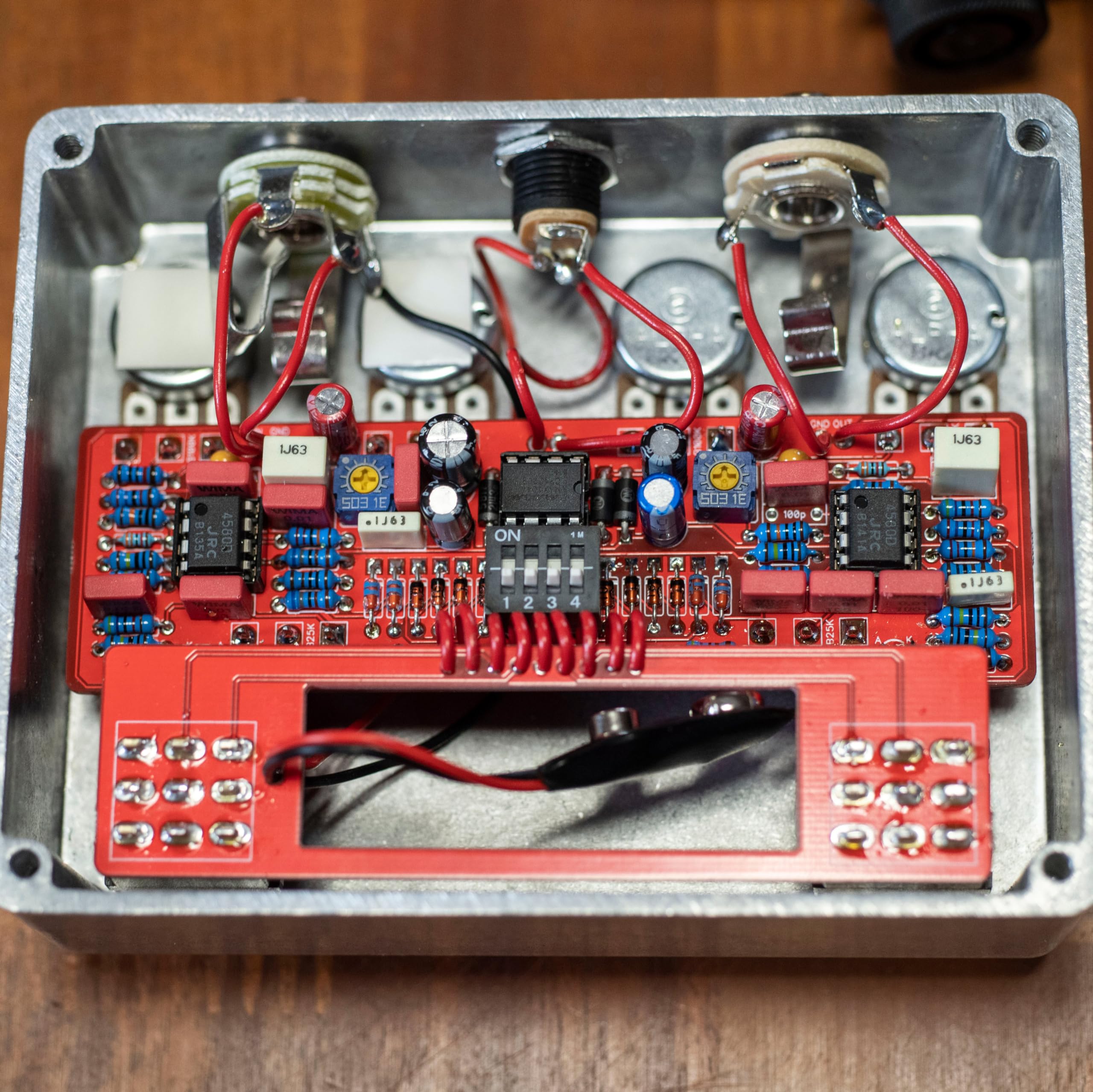 StewMac Two Kings Boost Pedal Kit With Bare Enclosure, 9 Volt Battery and DC Powered, Based on the King Of Tone